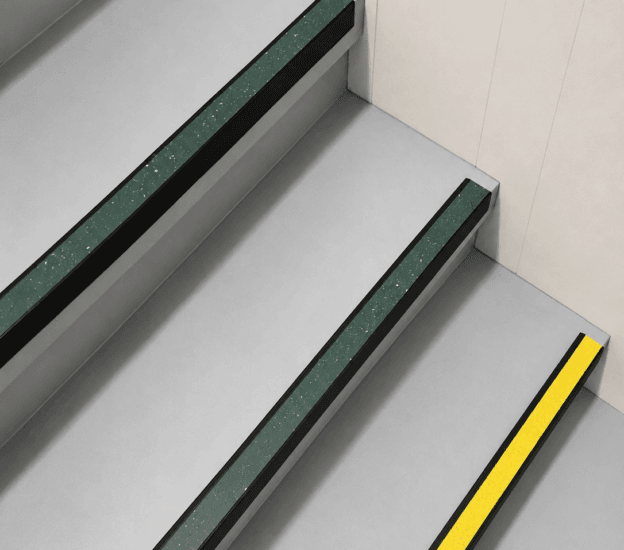 Kontrastlist EKEBY - Trappnoslist aluminium med färgade ilägg - inomhusbruk