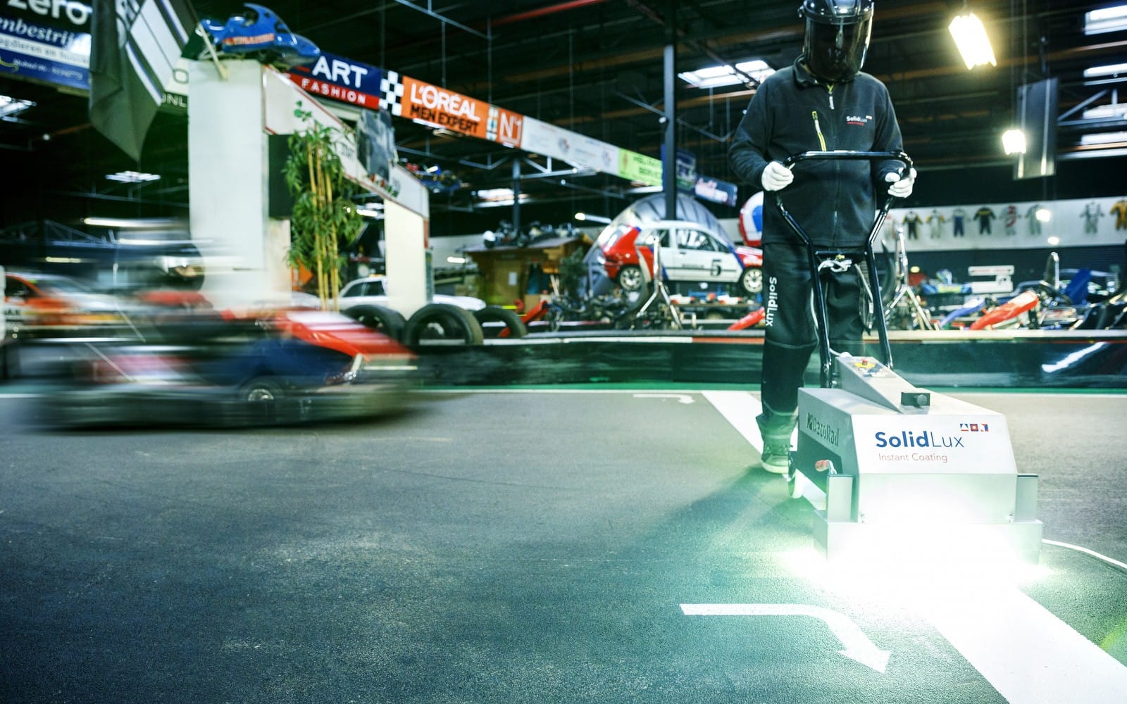 UV-härdad 
linjemålning 
från SolidLux. 